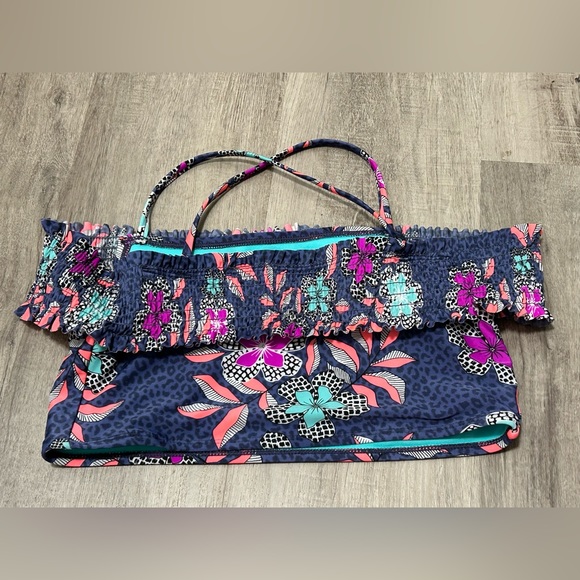 3/$15: Art Class Off-the-Shoulder Swimwear - Picture 2 of 4